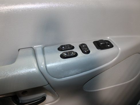 Used 2008 Ford E-350 and Econoline 350 XL RWD image 10