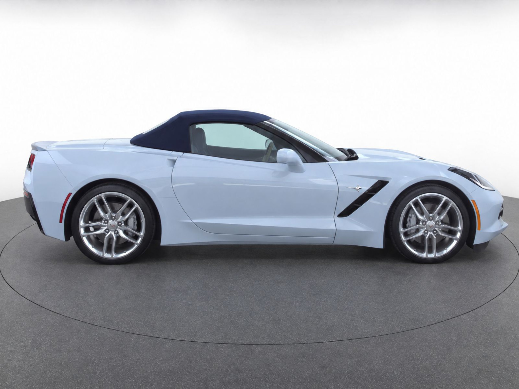 Used 2019 Chevrolet Corvette Stingray Convertible w/ 2LT Preferred Equipment Group RWD image 8