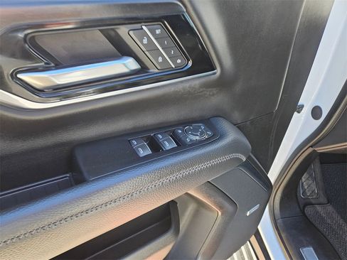 Used 2025 GMC Yukon Denali image 15