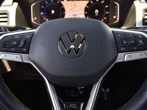Certified 2023 Volkswagen Atlas Cross Sport SEL R-Line AWD/4WD image 18
