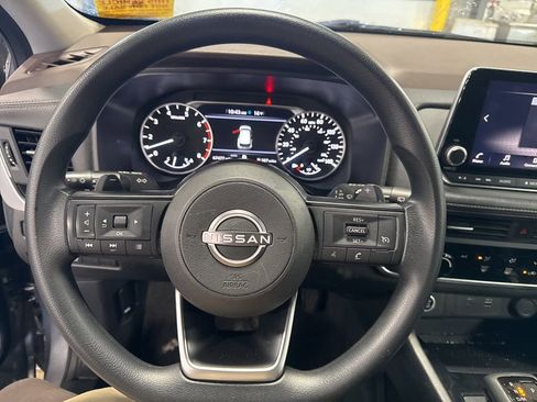 Used 2023 Nissan Rogue S AWD/4WD image 24