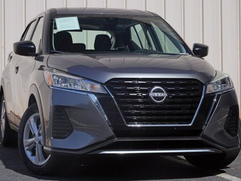 Used 2024 Nissan Kicks S FWD image 2