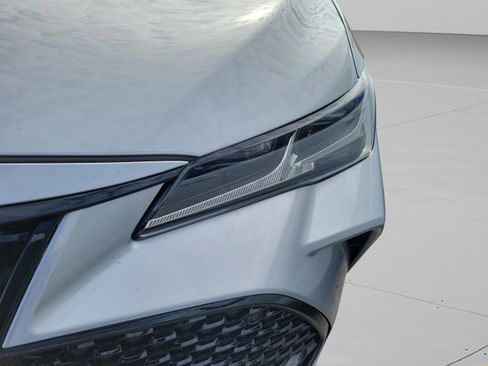 Used 2022 Toyota Avalon Touring image 22
