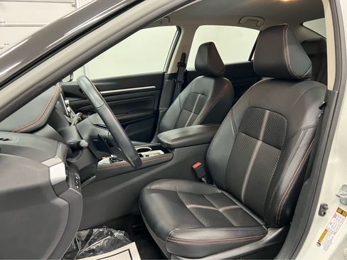 Used 2023 Nissan Altima 2.5 SR image 2