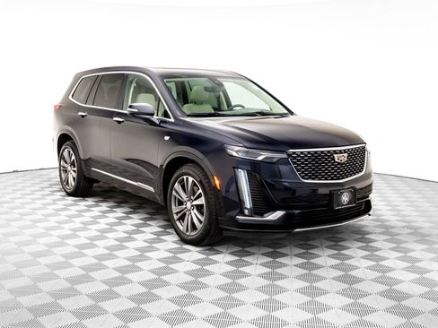 Used 2021 Cadillac XT6 Premium Luxury image 9