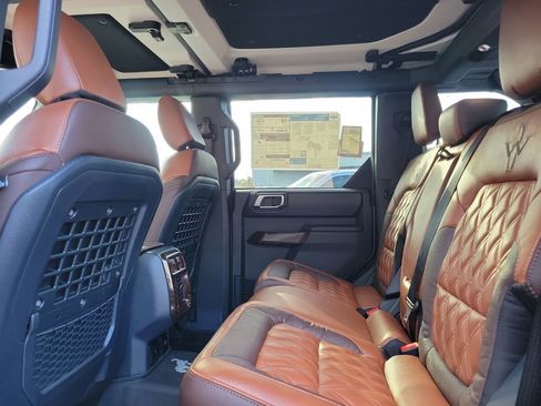 New 2025 Ford Bronco Badlands image 13
