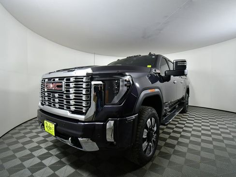 Used 2026 GMC Sierra 2500 Denali w/ Technology Package AWD/4WD image 6