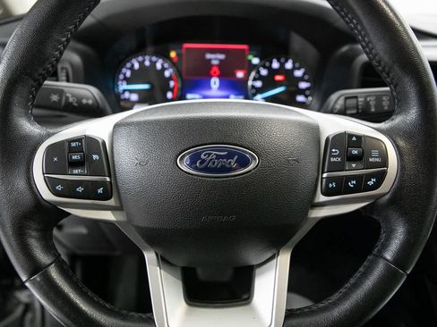 Used 2023 Ford Explorer XLT RWD image 14
