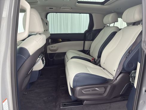 New 2026 Kia Carnival SX Prestige image 13