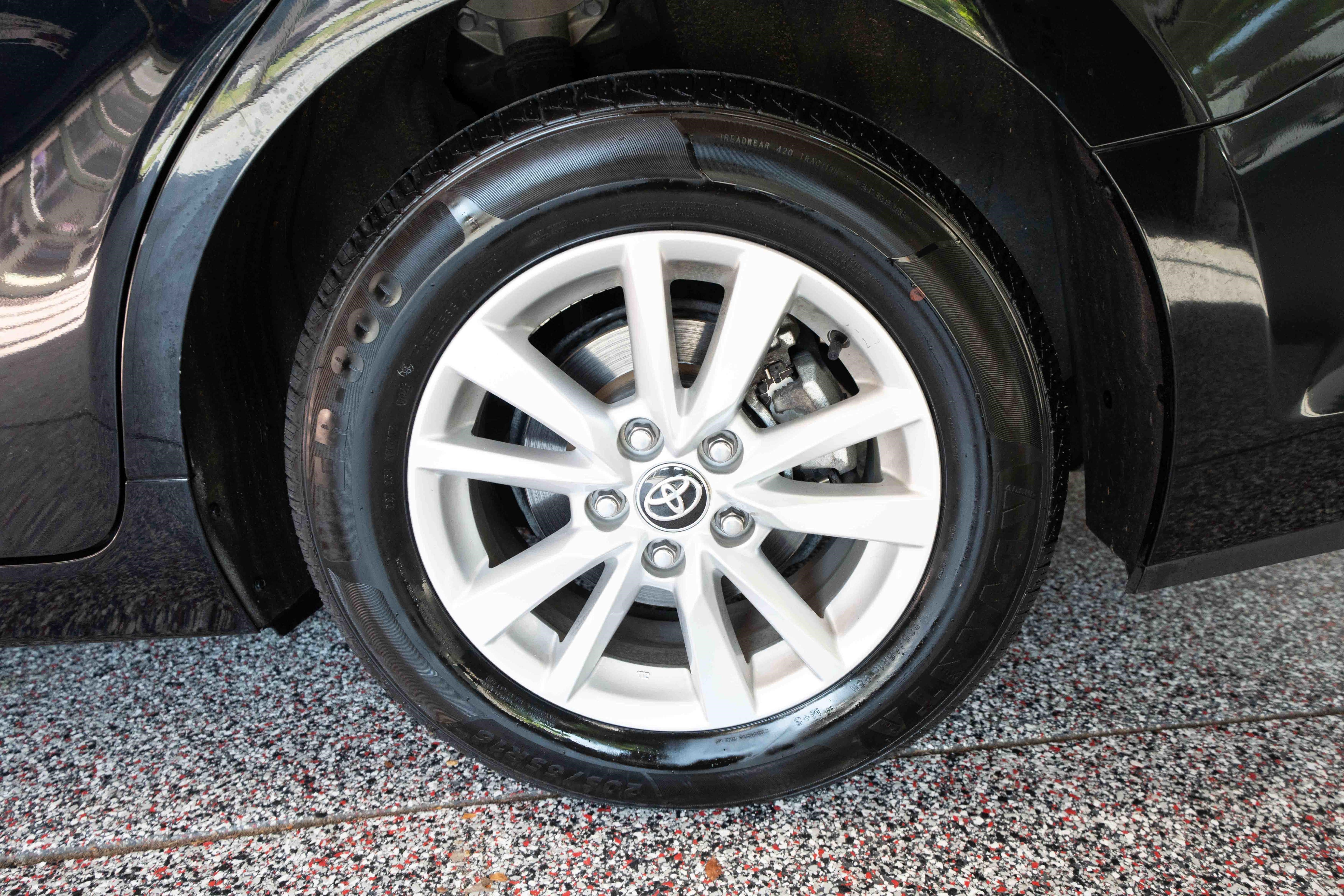 Used 2025 Toyota Camry LE FWD image 28