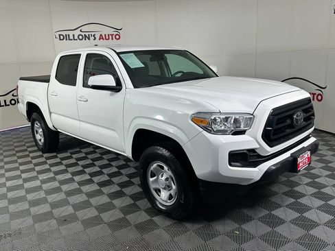 Used 2022 Toyota Tacoma SR AWD/4WD image 9