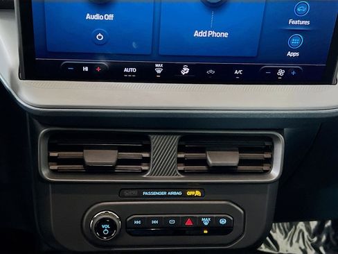 New 2025 Ford Maverick XL image 9