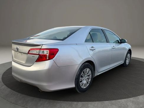 Used 2013 Toyota Camry LE w/ Preferred Accessory Pkg image 6