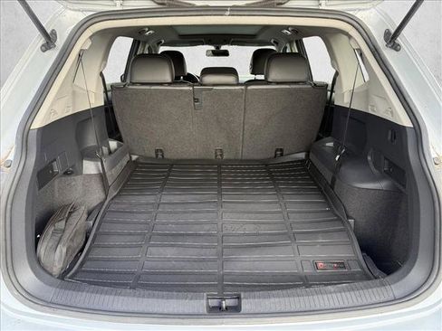 Used 2019 Volkswagen Tiguan SE image 9