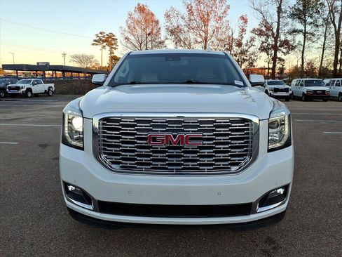 Used 2020 GMC Yukon Denali w/ Denali Ultimate Package image 2