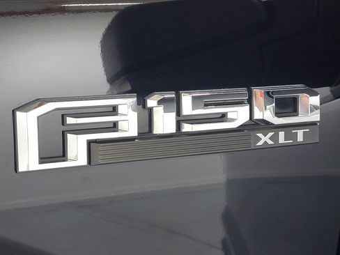 Used 2019 Ford F150 XLT w/ Equipment Group 302A Luxury AWD/4WD image 10