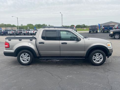 Used 2008 Ford Explorer Sport Trac XLT AWD/4WD image 4