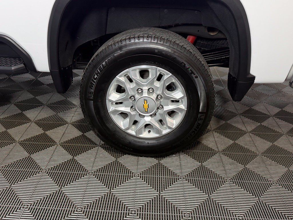 Used 2026 Chevrolet Silverado 2500 LT AWD/4WD image 14