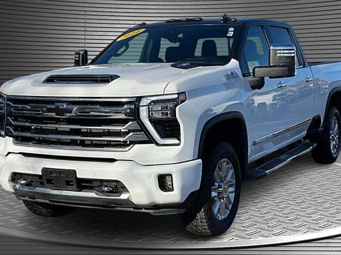 Certified 2024 Chevrolet Silverado 3500 High Country w/ High Country Premium Package image 3