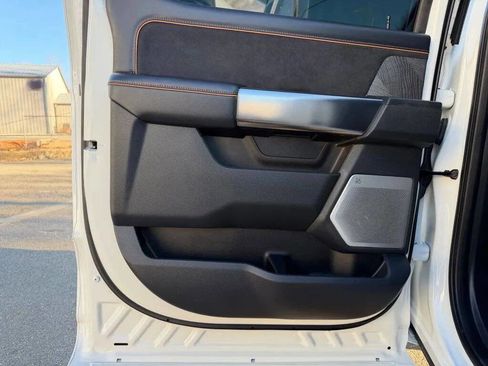 Used 2024 Ford F250 Platinum image 23