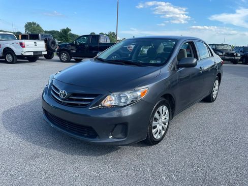 Used 2013 Toyota Corolla LE FWD image 26