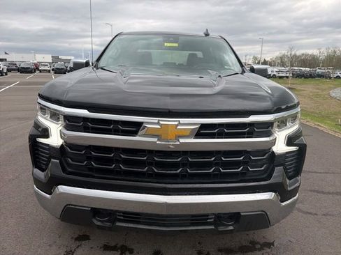 Used 2022 Chevrolet Silverado 1500 LT AWD/4WD image 3