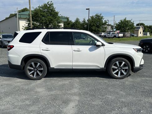 Used 2023 Honda Pilot Touring image 9