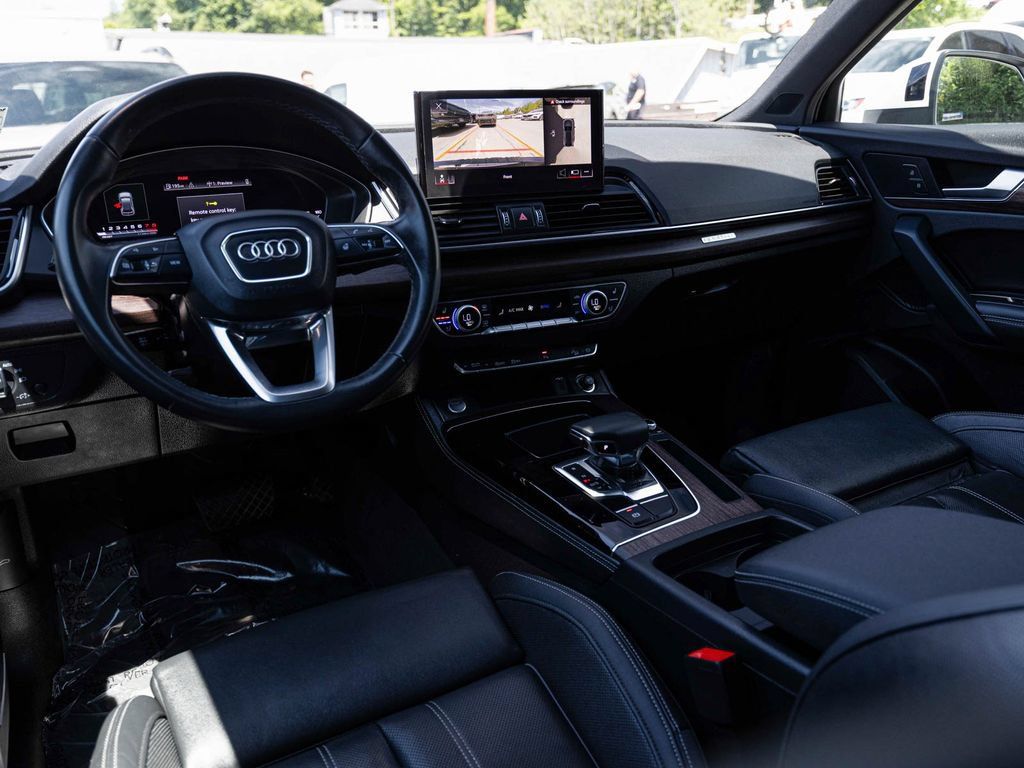 Used 2023 Audi Q5 2.0T Premium Plus w/ Premium Plus Package AWD/4WD image 16