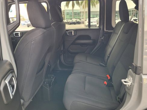 Used 2022 Jeep Wrangler Unlimited Sahara image 14