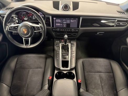 Used 2020 Porsche Macan Base image 16
