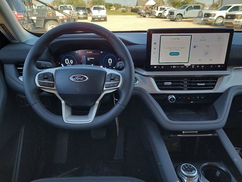 New 2025 Ford Explorer Active w/ Active Comfort Package RWD image 17