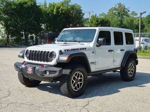 Used 2024 Jeep Wrangler Unlimited Rubicon w/ Technology Group AWD/4WD image 10