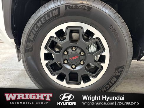 Used 2025 Toyota 4Runner TRD Off-Road image 8