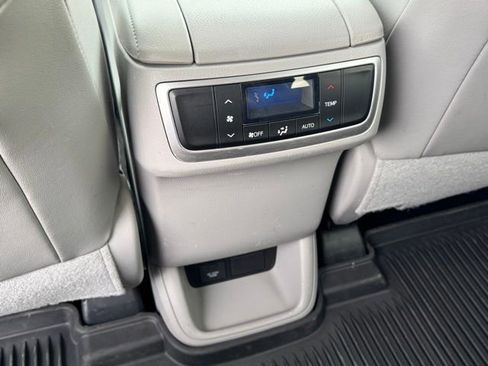 Used 2017 Toyota Highlander XLE image 22