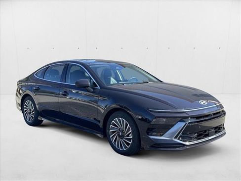 New 2025 Hyundai Sonata Limited image 7