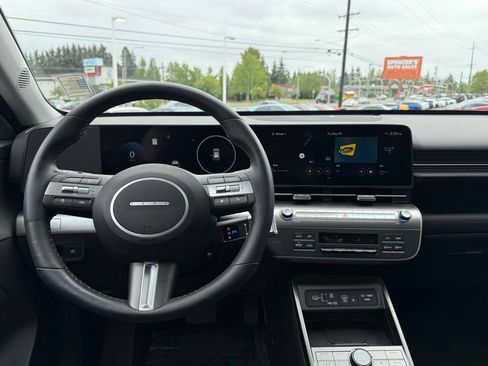 Certified 2025 Hyundai Kona Limited FWD image 21
