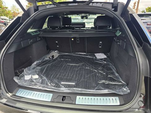 New 2025 Land Rover Range Rover Velar Dynamic SE image 17
