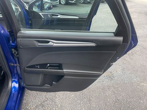 Used 2016 Ford Fusion SE image 32