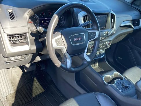 Used 2022 GMC Terrain SLT w/ Infotainment Package II image 9