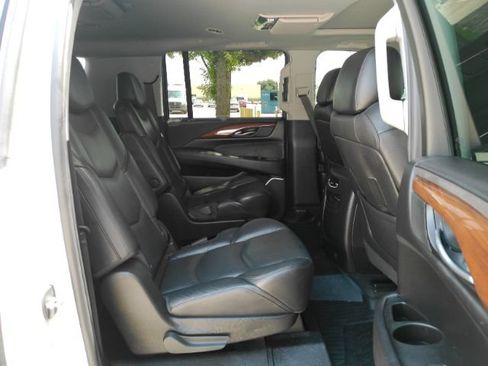 Used 2020 Cadillac Escalade ESV Luxury AWD/4WD image 23