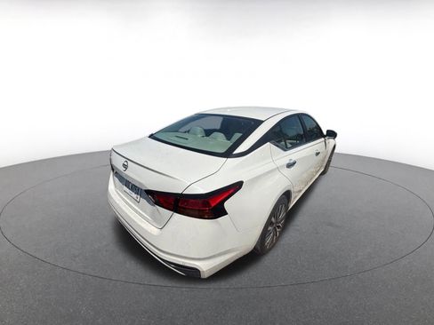 Used 2025 Nissan Altima 2.5 SV image 6