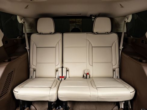 Used 2023 GMC Yukon Denali w/ Denali Reserve Package image 35