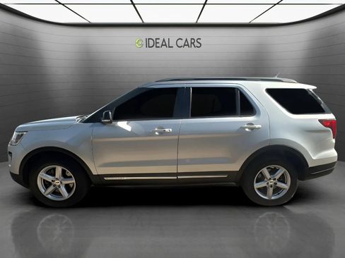 Used 2018 Ford Explorer XLT w/ Equipment Group 202A FWD image 8