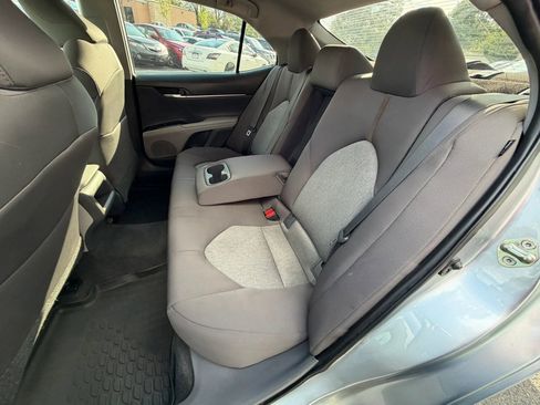 Used 2019 Toyota Camry LE w/ Convenience Package FWD image 24