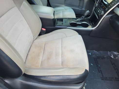Used 2015 Toyota Camry XSE FWD image 17