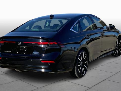 Used 2023 Honda Accord Touring image 12