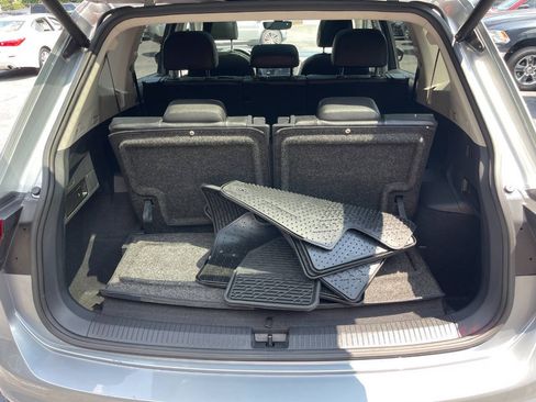Used 2020 Volkswagen Tiguan SEL w/ 3rd Row Seat Package AWD/4WD image 23