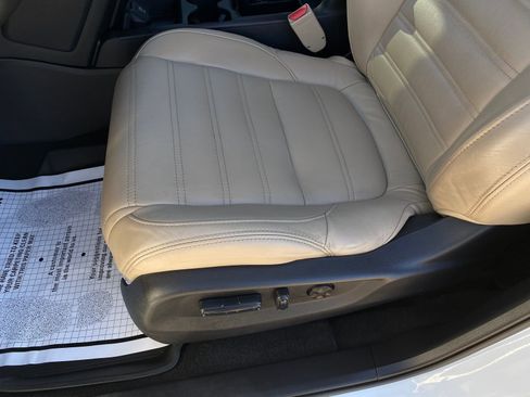 Used 2019 Honda CR-V EX image 12