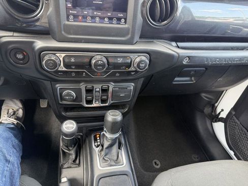 Used 2021 Jeep Wrangler Unlimited Sport AWD/4WD image 17