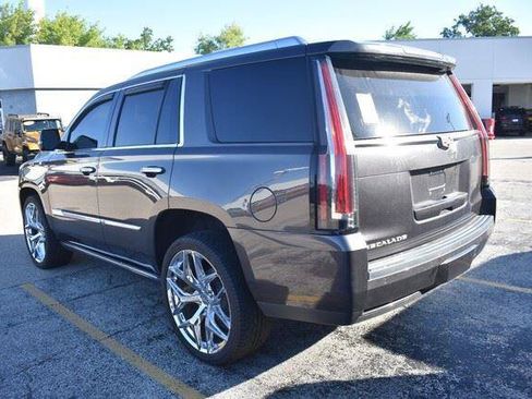 Used 2016 Cadillac Escalade Platinum AWD/4WD image 5